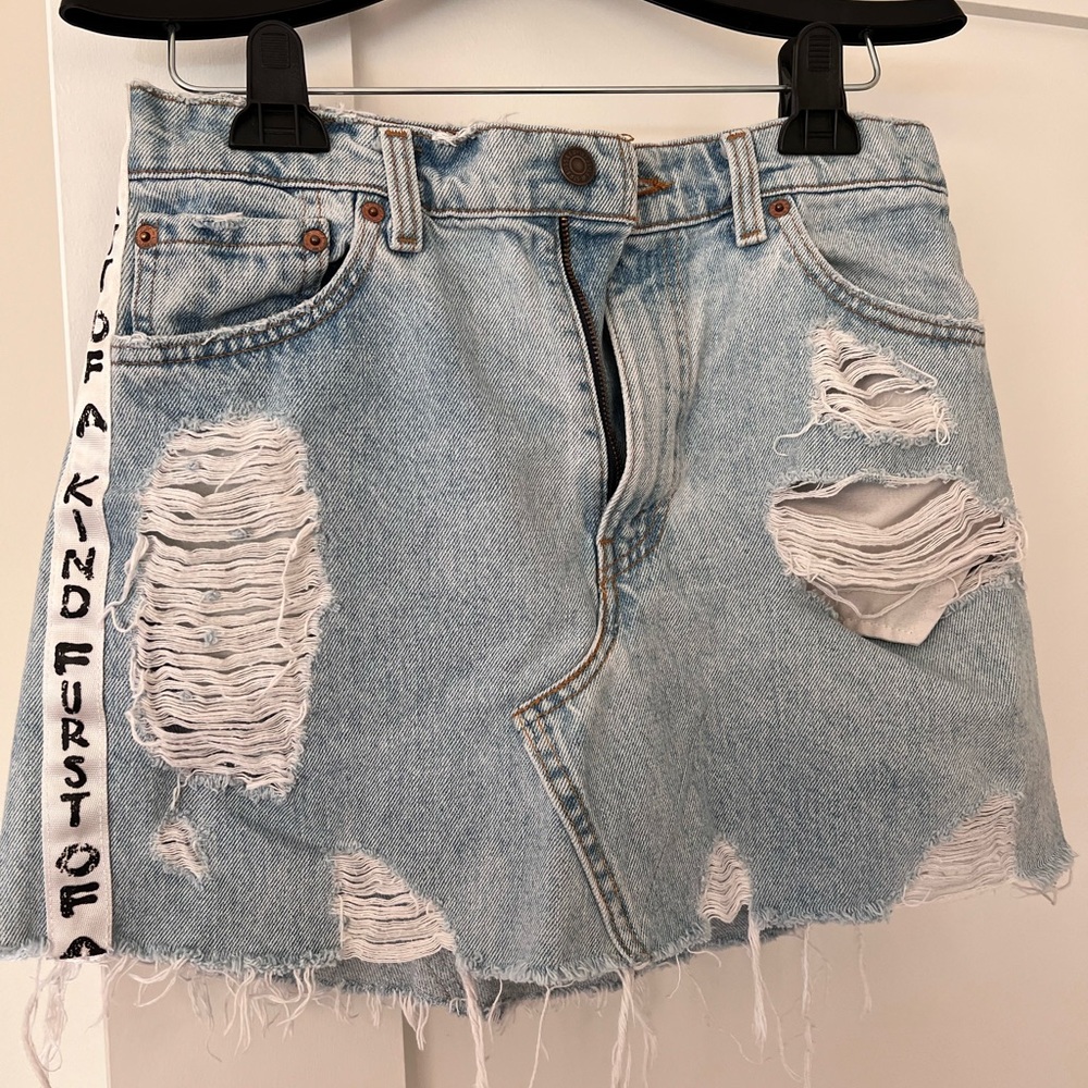 Furst of a kind / Levi denim distressed skirt